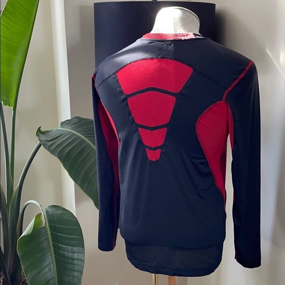 Nike athletic shirt - Picture 2 of 6